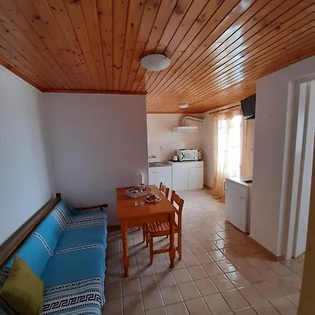 Selenti Τήνος